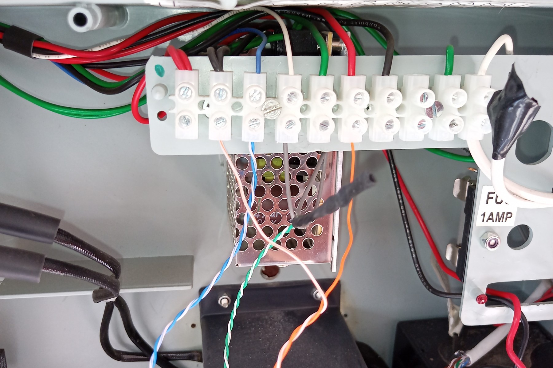 Instalación mantenimiento cercos electrificados de seguridad para hogares y empresas en México (2) Instalación mantenimiento cercos electrificados de seguridad para hogares y empresas en México (2)