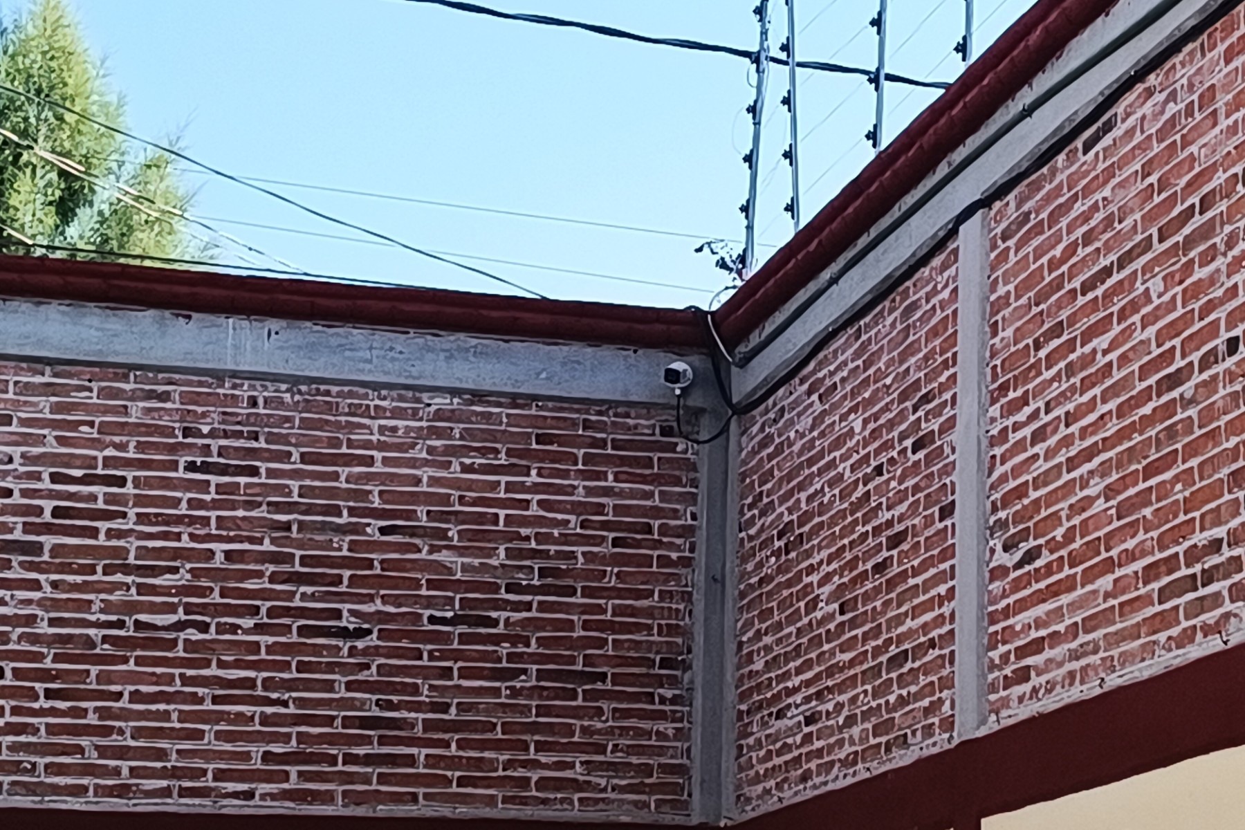 Instalación mantenimiento cercos electrificados de seguridad para hogares y empresas en México (4) Instalación mantenimiento cercos electrificados de seguridad para hogares y empresas en México (5)