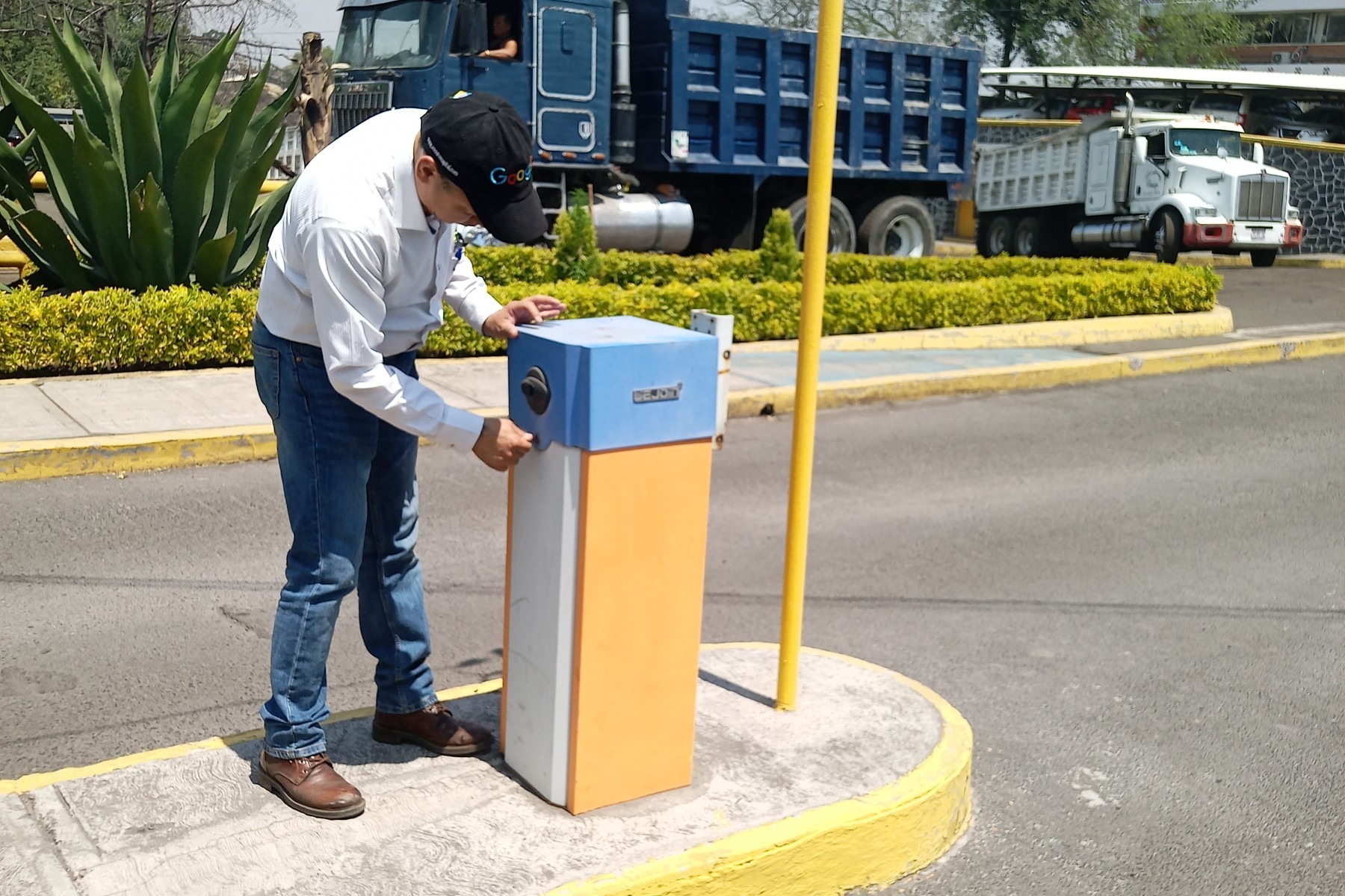 Instlación mantenimiento control de acceso vehícular talanteras sensores, resaltos señalización en México Lopetech (4) Instalación mantenimiento control de acceso vehicular talanqueras sensores, resaltos señalización en México Lopetech (1)